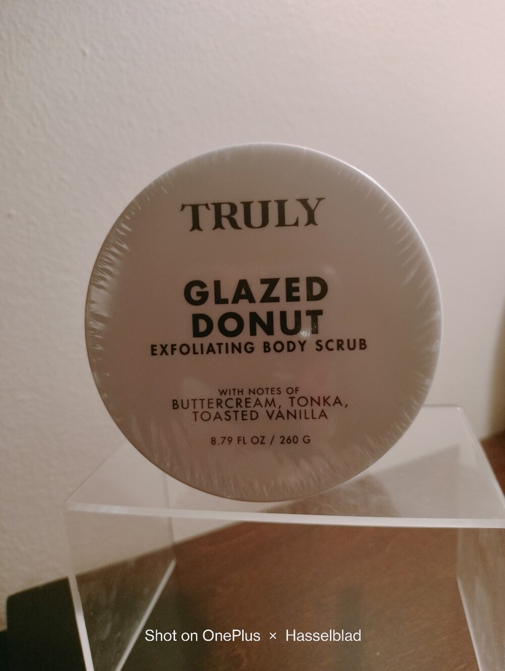 TRULY Glazed Donut Exfoliating Body Scrub - Cream White
